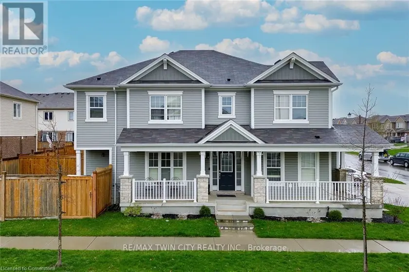 Detached at 18 BLUE OAK STREET, Kitchener
