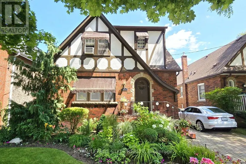 Detached at 107 BOND STREET S, Hamilton