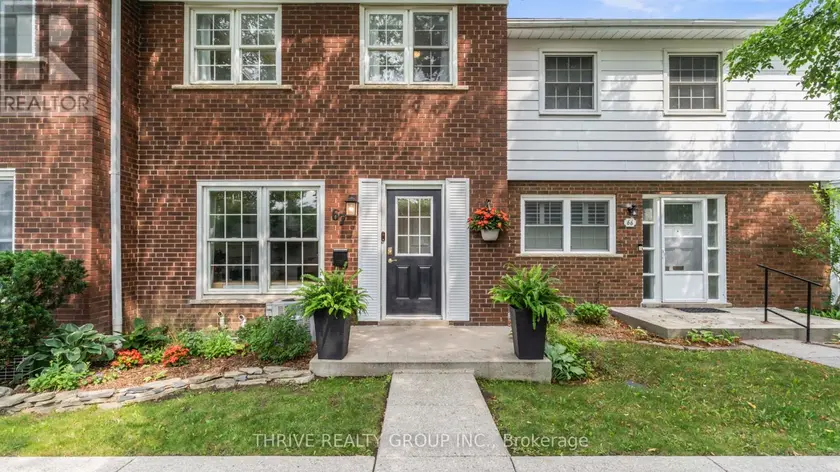 Townhouse at 67 - 1220 ROYAL YORK ROAD, London North