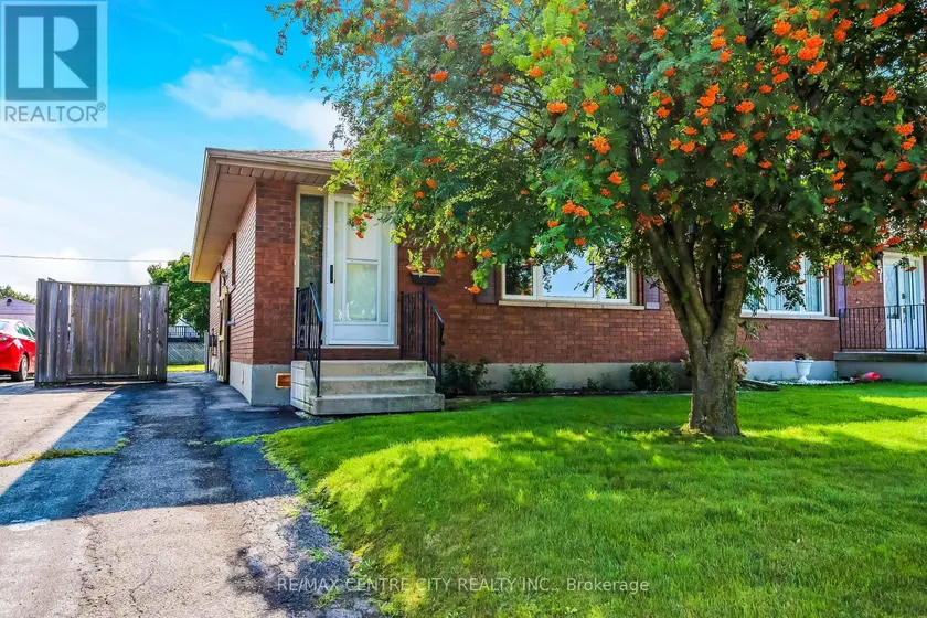 Semi-Detached/Link at 153 HIGHVIEW DRIVE, St. Thomas