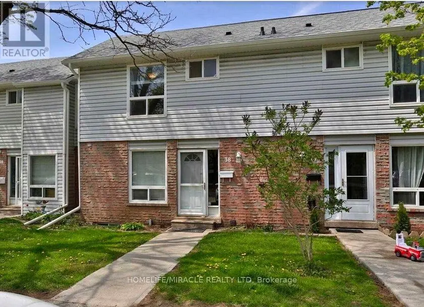Townhouse at 38 - 32 MOWAT BOULEVARD, Kitchener