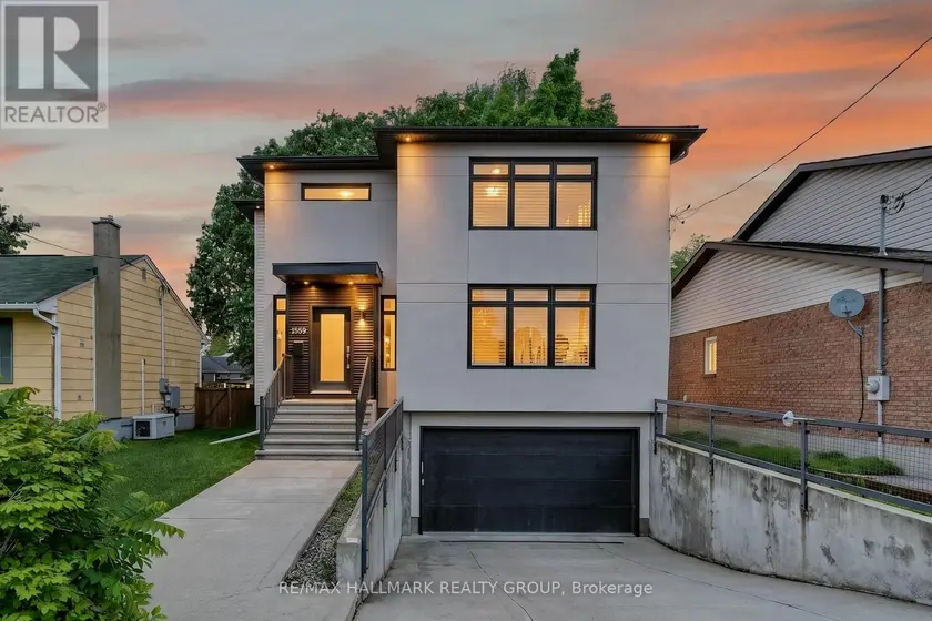 Detached at 1559 QUEENSDALE AVENUE, Ottawa