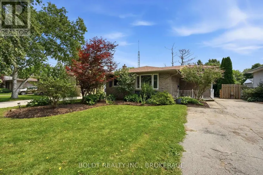 Detached at 11 ABRAHAM DRIVE, St. Catharines