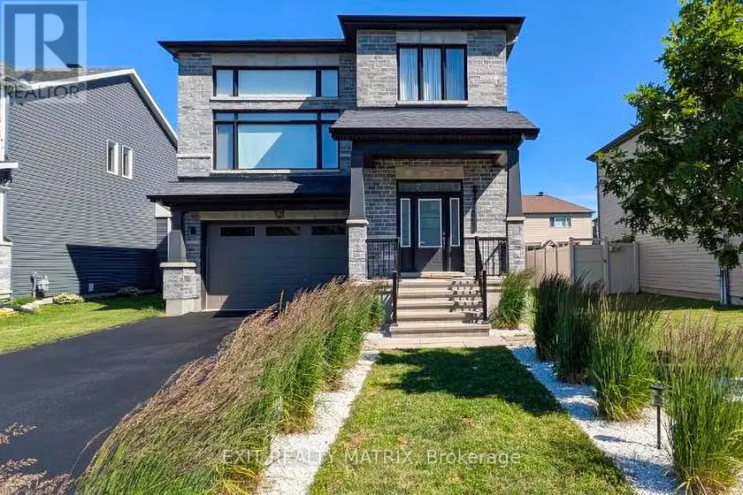 Detached at 865 COLOGNE STREET, Russell