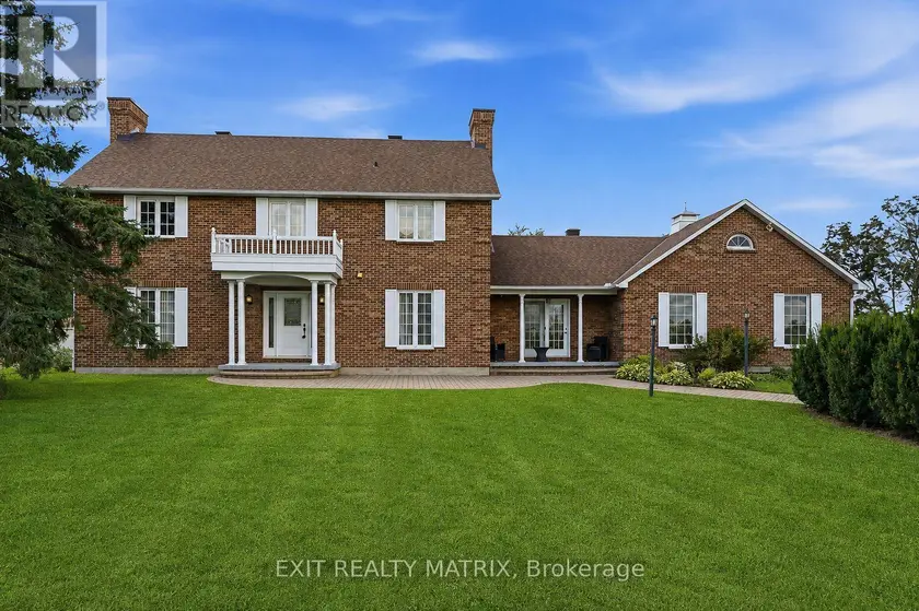 Detached at 1196 400 ROUTE, Russell