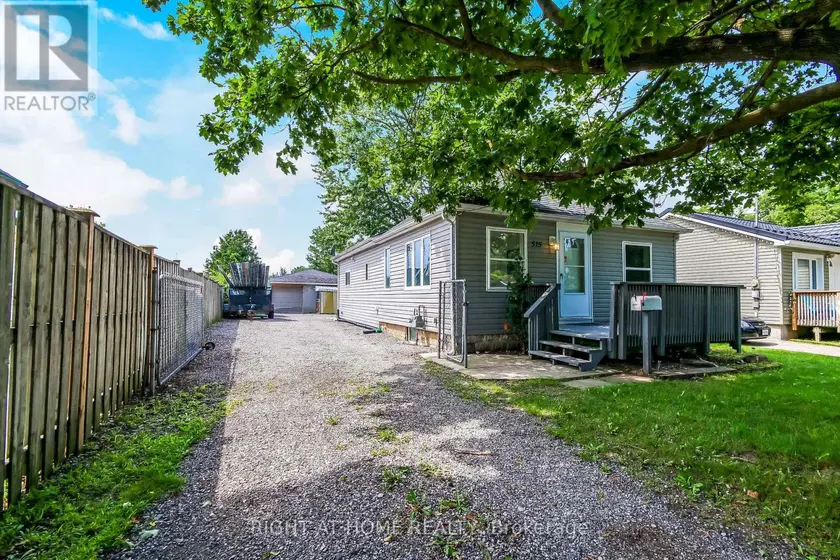 Detached at 515 THIRD STREET, London East