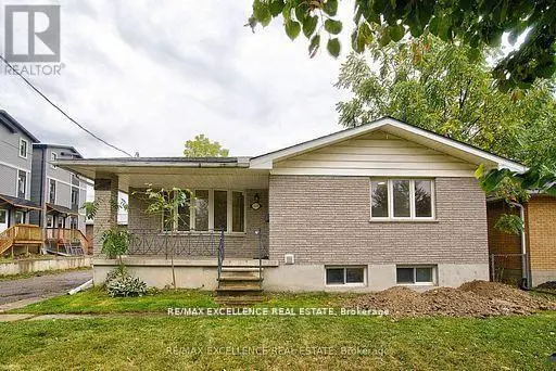 Detached at 1595 BORDEN STREET, London