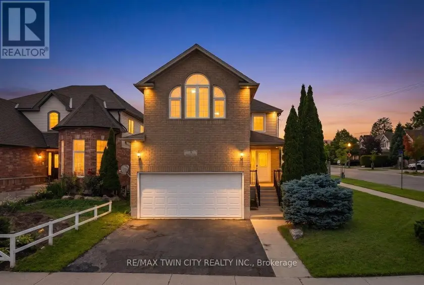 Detached at 3 APPLE RIDGE DRIVE, Kitchener