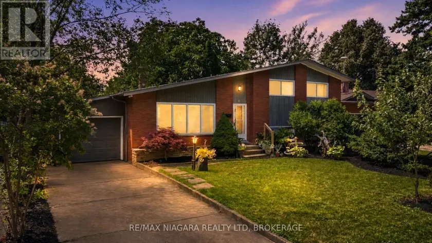 Detached at 8 CULLEN DRIVE, St. Catharines