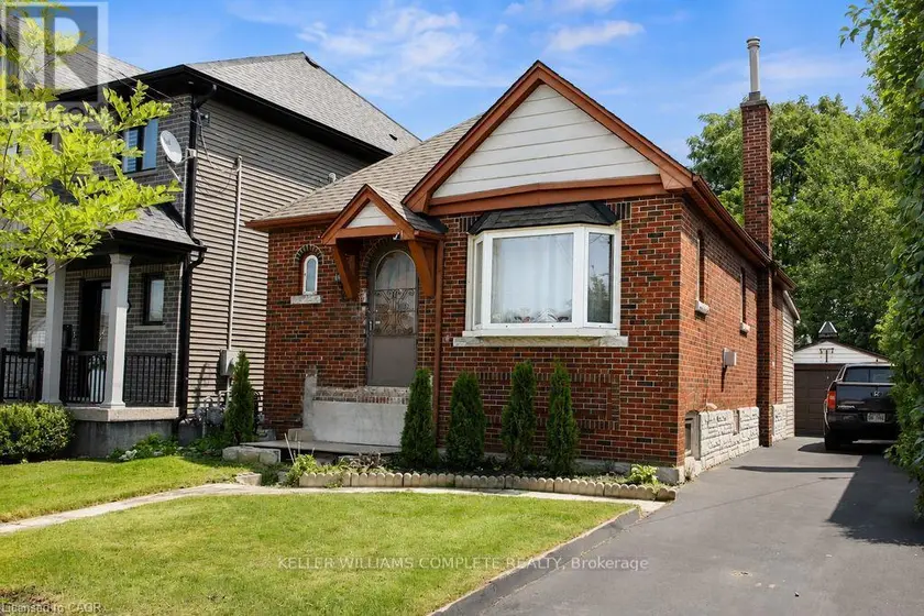 Detached at 35 BARONS AVENUE S, Hamilton