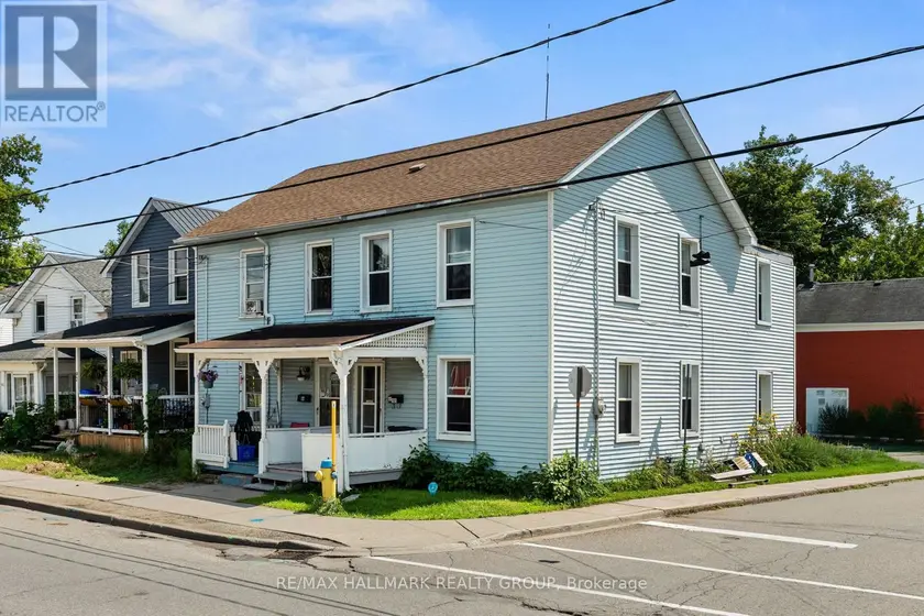 Semi-Detached/Link at 101 PEARL STREET W, Brockville