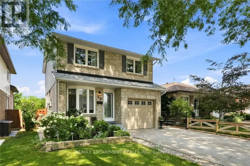 Detached at 30 TWINOAKS CRESCENT, Hamilton
