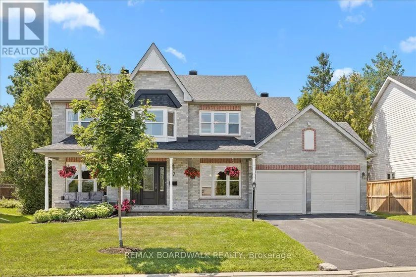 Detached at 17 SHIPLEY CRESCENT, Ottawa