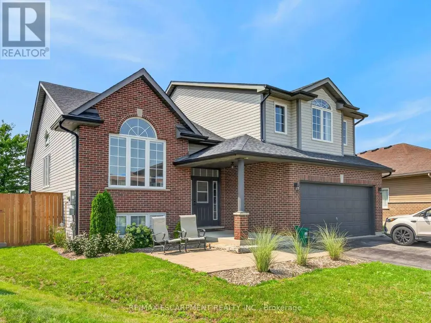 Detached at 86 GOLDEN ACRES DRIVE, West Lincoln
