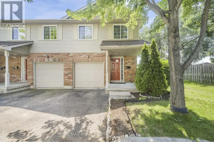 Townhouse at 17 - 120 DUDHOPE AVENUE, Cambridge