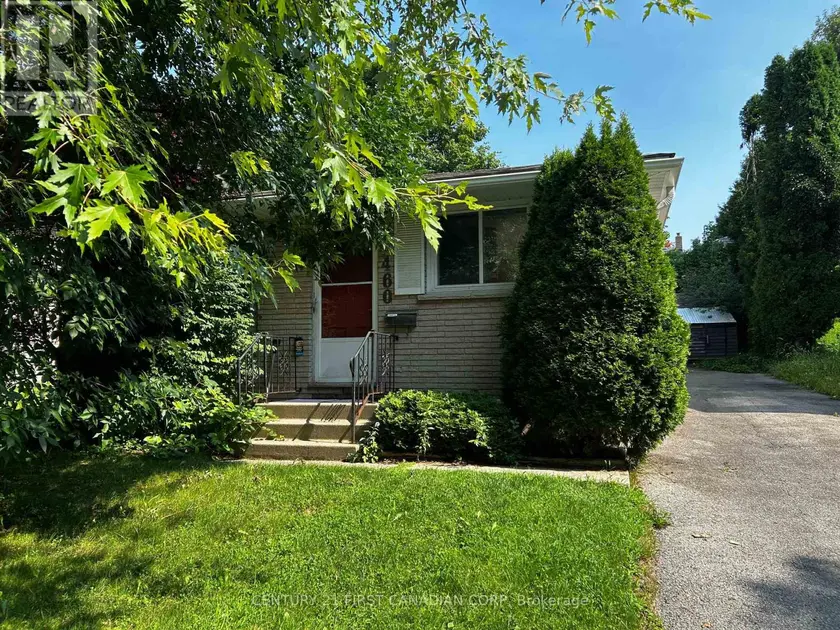 Detached at ROOM 1 - 460 CASTLEGROVE BOULEVARD, London North