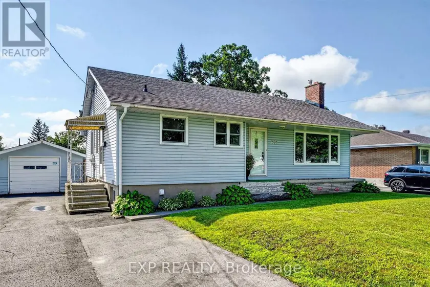 Detached at 1304 LEONARD AVENUE, Cornwall