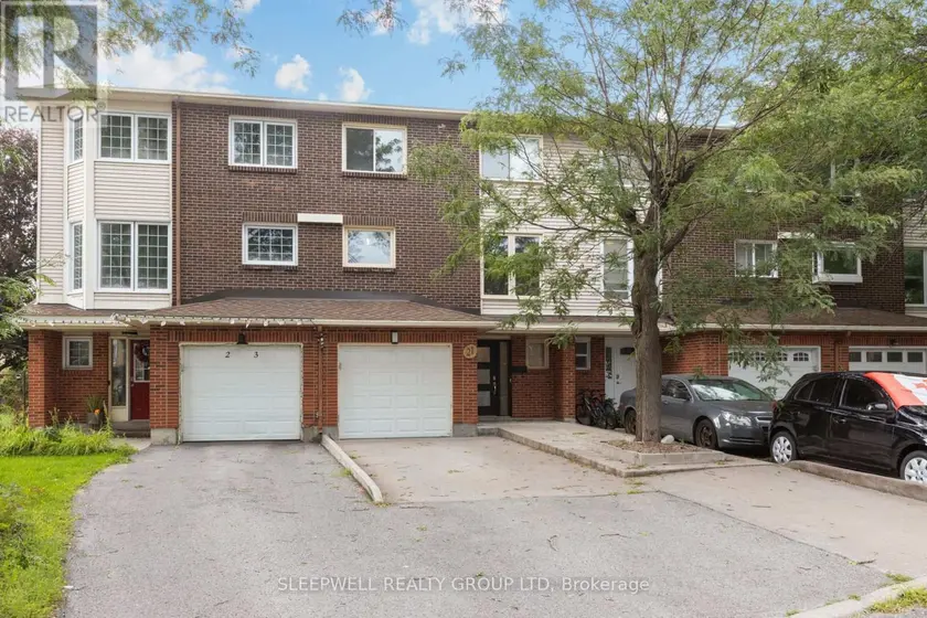 Townhouse at 21 KEDGEWICK COURT, Ottawa