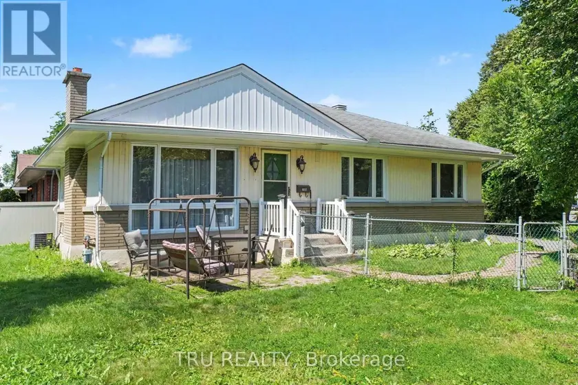 Detached at 1908 SAUNDERSON DRIVE, Ottawa