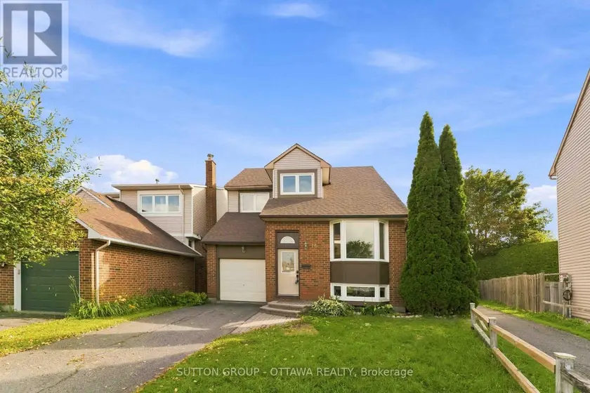 Detached at 16 CRIMSON GATE, Ottawa