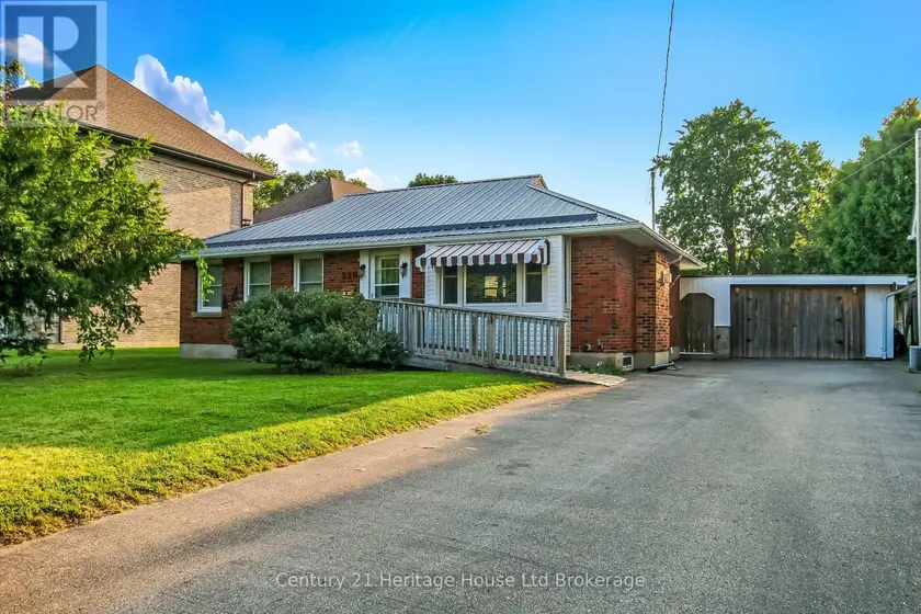 Detached at 220 CLARKE STREET N, Woodstock