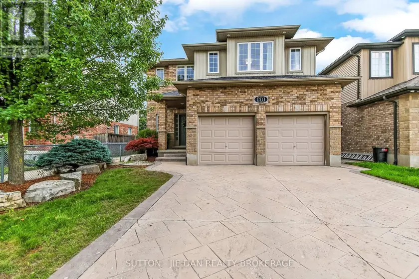 Detached at 1511 CORONATION DRIVE, London North