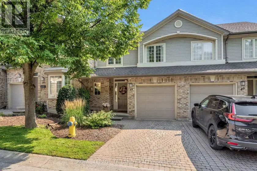 Townhouse at 39 - 519 RIVERSIDE DRIVE, London North