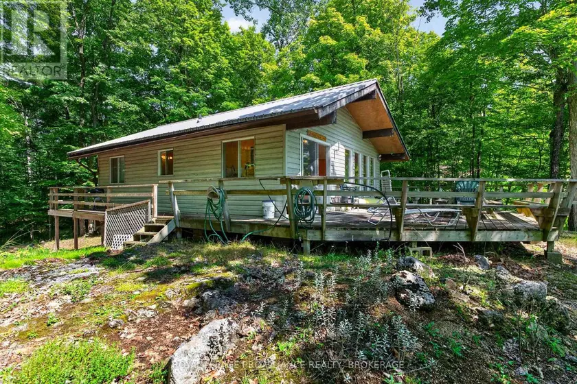 Detached at 20 PORCUPINE ISLAND, Frontenac