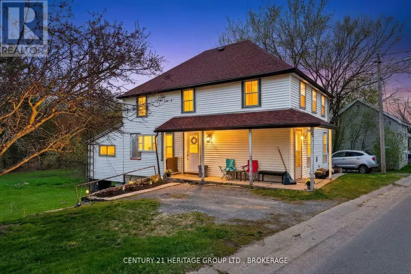 Detached at 5886 WILMER ROAD, Frontenac