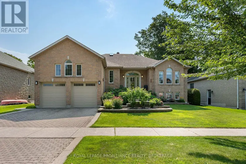 Detached at 26 KENWOODS CIRCLE, Kingston)