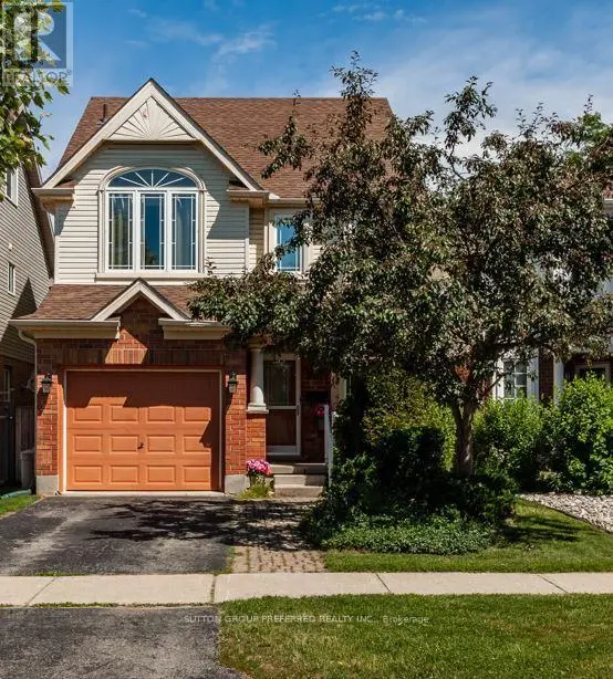Detached at 907 BLACKSMITH STREET, London North