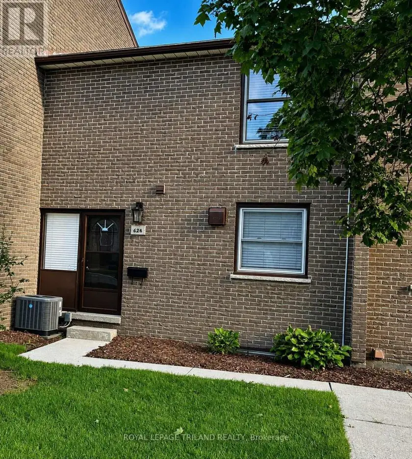 Townhouse at 624 WONDERLAND ROAD S, London South