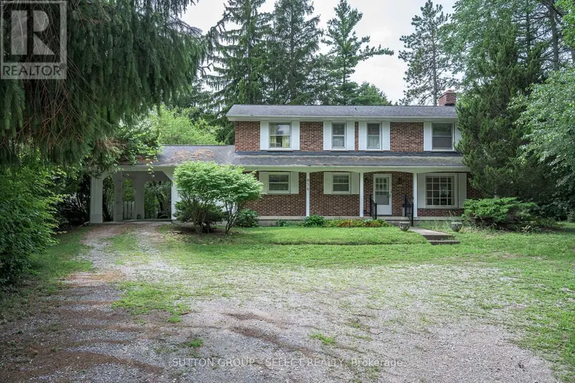 Detached at 850 COMMISSIONERS ROAD W, London South