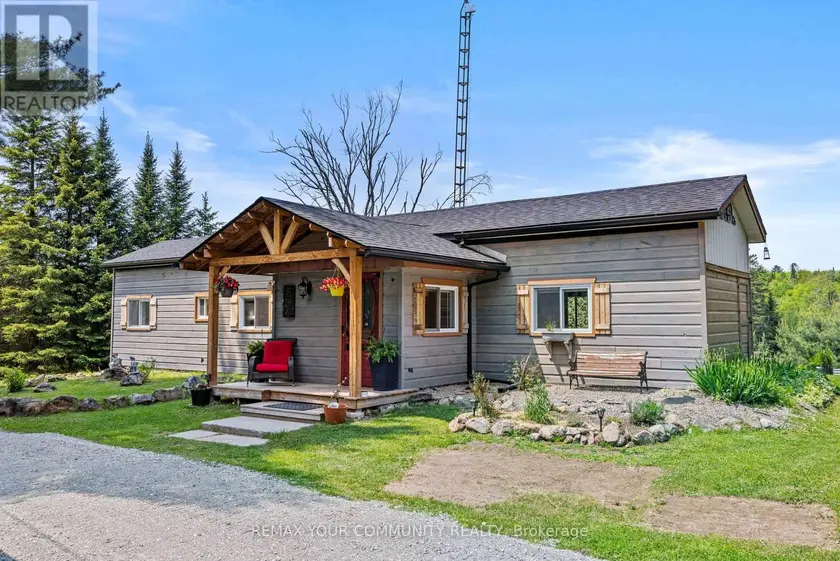 Detached at 1009 SUMMERVILLE ROAD, Highlands East