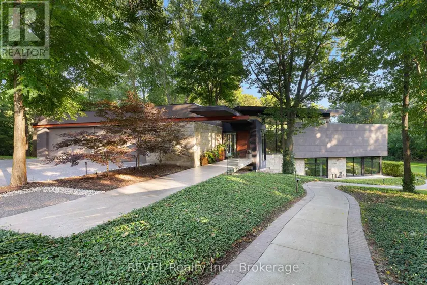 Detached at 250 CANBORO ROAD, Pelham