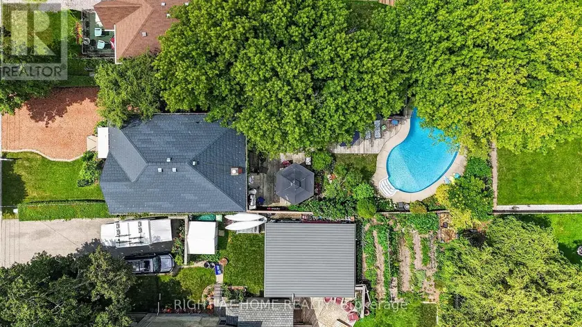 Detached at 327 WELLINGTON STREET, St. Thomas