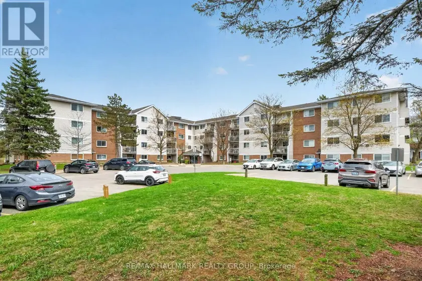 Apartment at 102 - 280 BRITTANY DRIVE, Ottawa