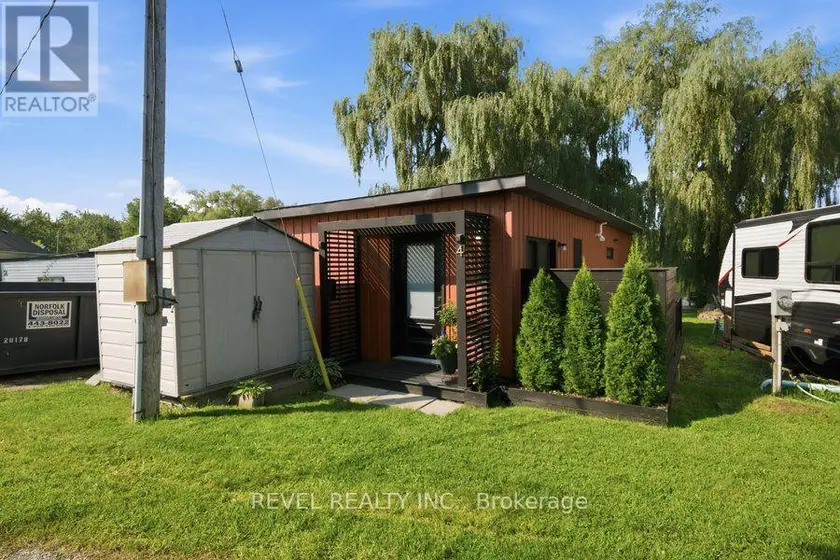 Detached at 4 - 99 FOURTH CONCESSION ROAD, Brant