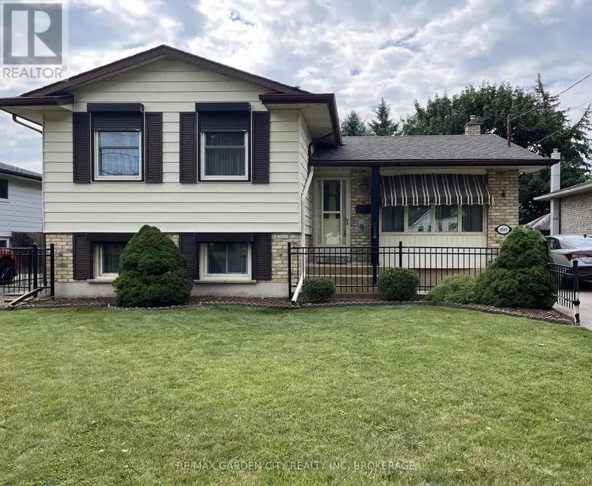 Detached at 205 RYKERT STREET, St. Catharines