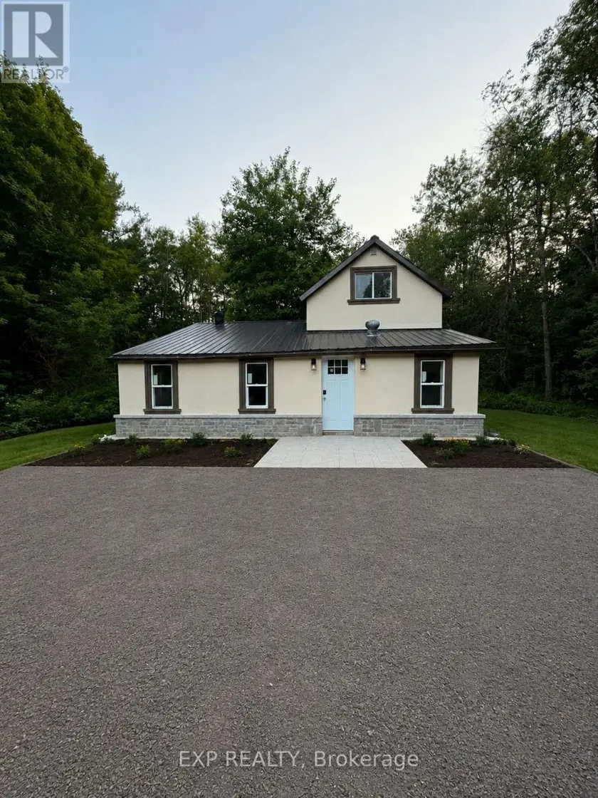 Detached at 137 OLD NORTH ROAD S, Huntsville