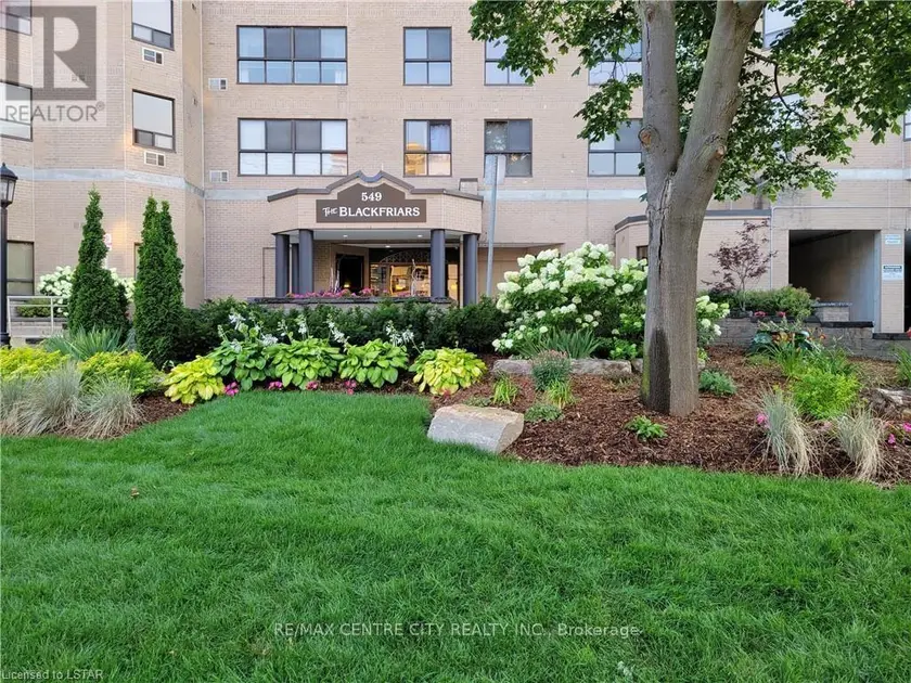 Apartment at 203 - 549 RIDOUT STREET N, London East