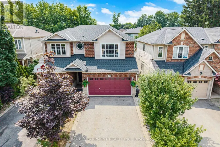 Semi-Detached/Link at 40 SUNNYCROFT COURT, Hamilton