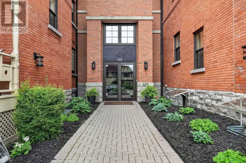 Apartment at 101 - 419 LAURIER AVENUE E, Ottawa