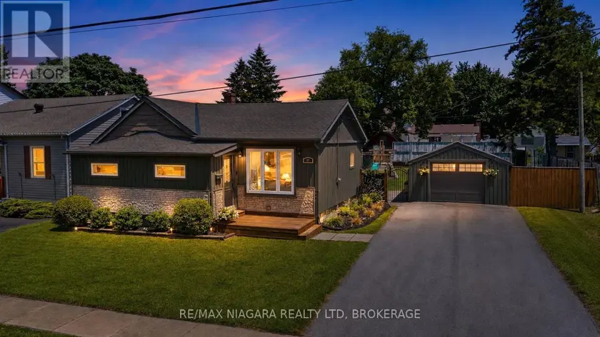 Detached at 17 HUMBOLDT PARKWAY, Port Colborne