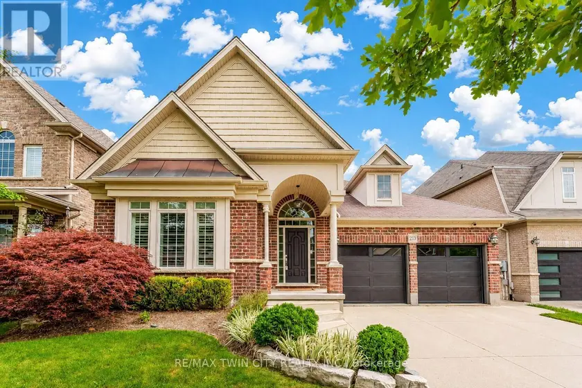 Detached at 213 EDGEWATER CRESCENT, Kitchener