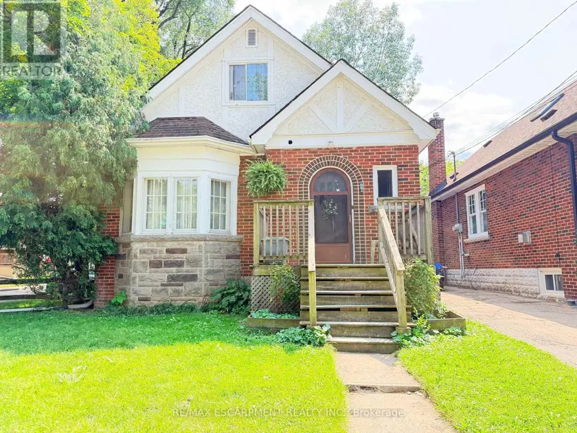 Detached at 1 NORWOOD ROAD, Hamilton