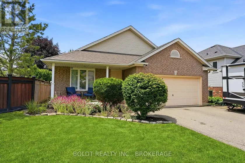 Detached at 22 GRAVES CRESCENT, St. Catharines
