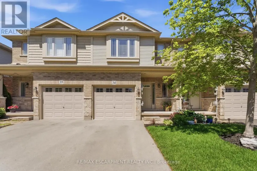 Townhouse at 34 - 6 CHESTNUT DRIVE, Grimsby