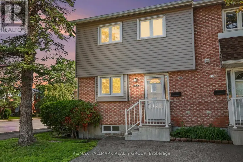 Townhouse at 1747A LAMOUREUX DRIVE, Ottawa