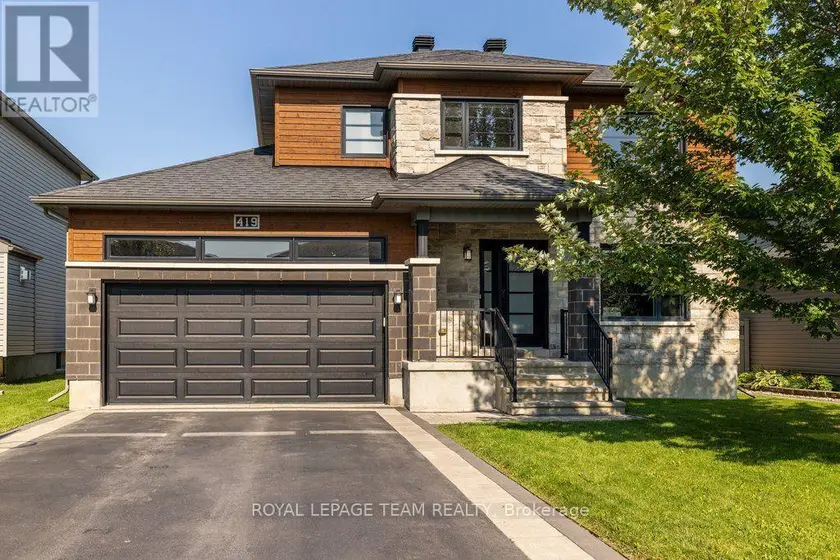 Detached at 419 PROVENCE AVENUE, Russell